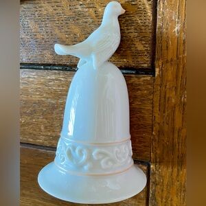 Stunning Vintage 1981 Porcelain working Dove of Peace Bell. She’s perfect. EC